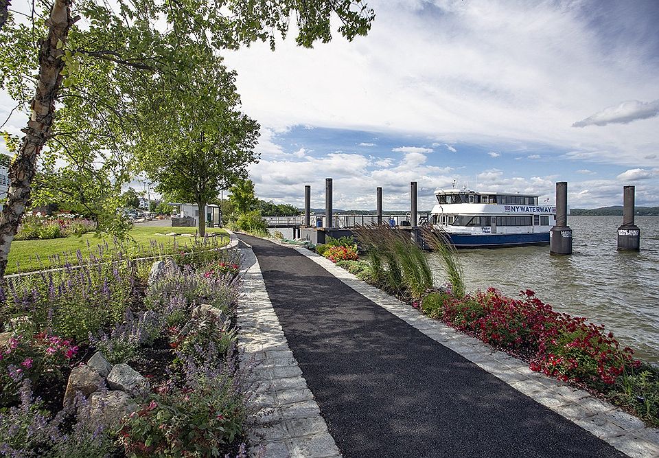 Admirals Cove is just steps from the ferry to Metro-North