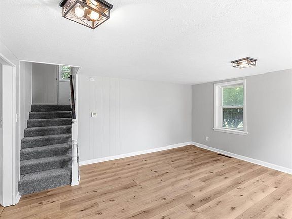 2nd image of 3011 Elmwood Dr