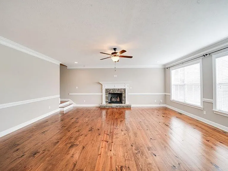 418 Buxton Ln — Photo 4