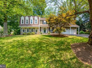 16505 George Washington Dr, Rockville, MD 20853