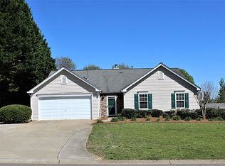 7525 Tatum Woods Dr, Cumming, GA 30028