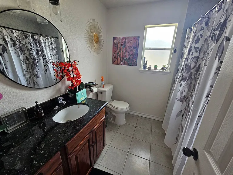 8015 Ventura Blvd — Photo 19