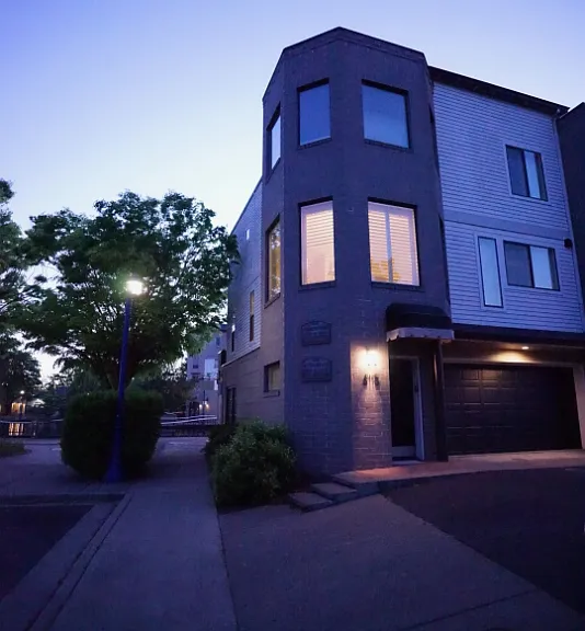 8115 SW Seneca St — Photo 29