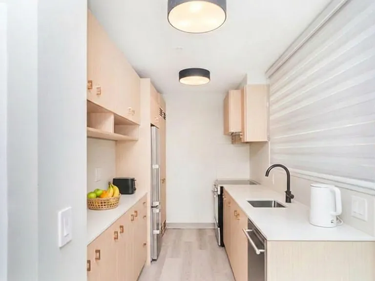 1188 Burnaby St — Photo 5