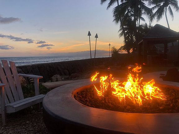 Propane fire pit, tiki torch