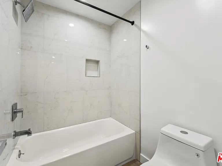 2901 4th St #212 — Photo 15