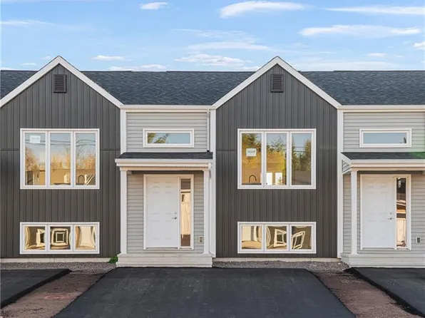 271 Elsliger St, Moncton, NB E1K 0A5