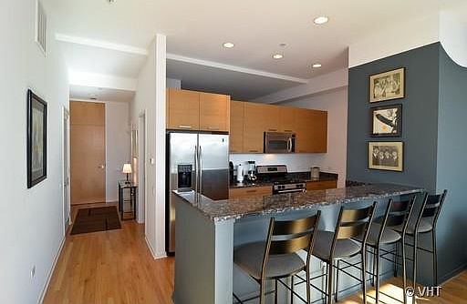 3rd image of 500 W Superior St Unit 1809