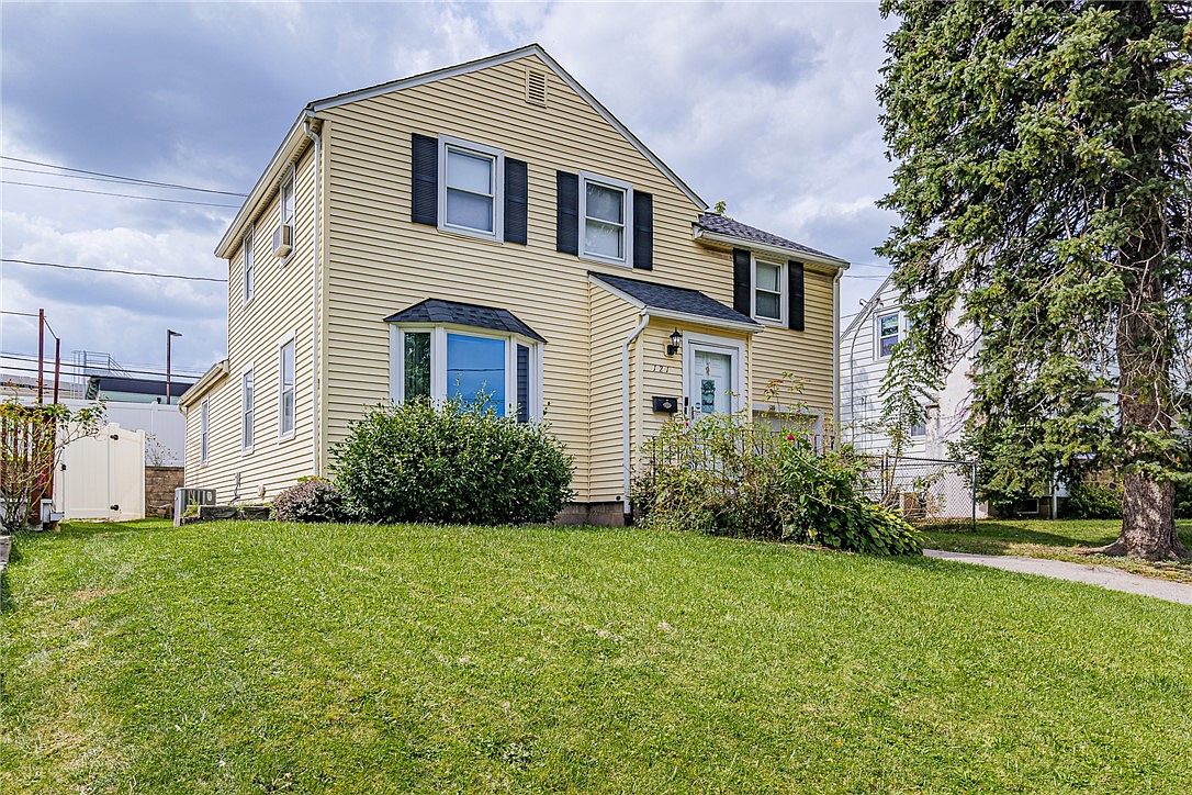 121 Westview Ter, Rochester, NY 14620 | Zillow