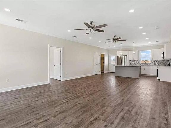 4th image of 2813 Bartolo St