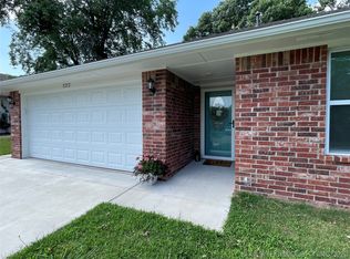 1212 E Broadway St, Cushing, OK 74023