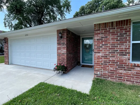1212 E Broadway St, Cushing, OK 74023