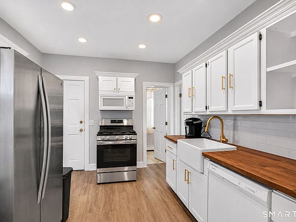 2nd image of 380 Gurdon St