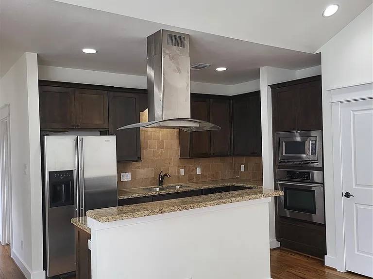 2423 Roufa Rd — Photo 19