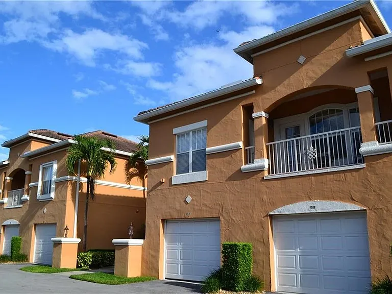 5035 Fairways Cir #C305 — Photo 8