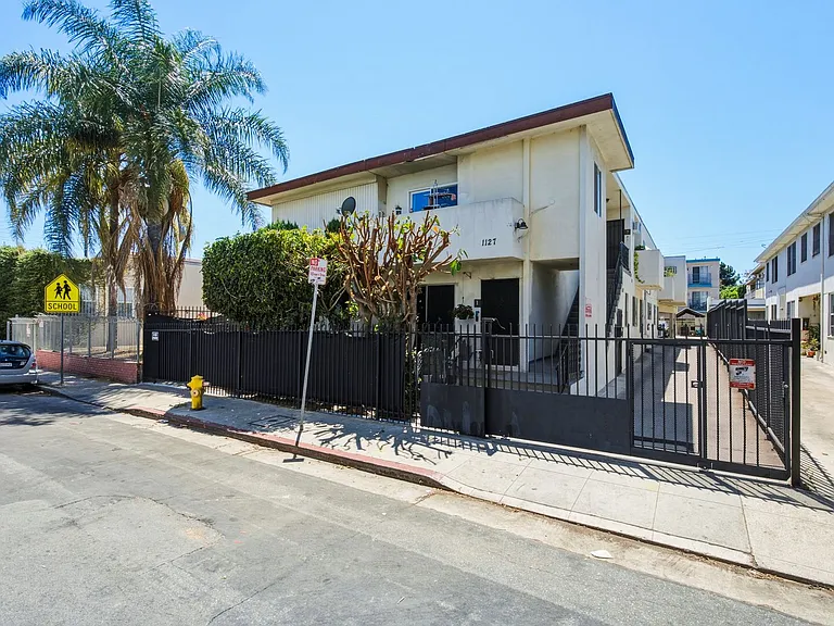 Lillian Way Apartments — Photo 16
