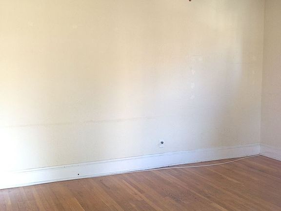 2nd image of 3413 Kensington Ave APT B