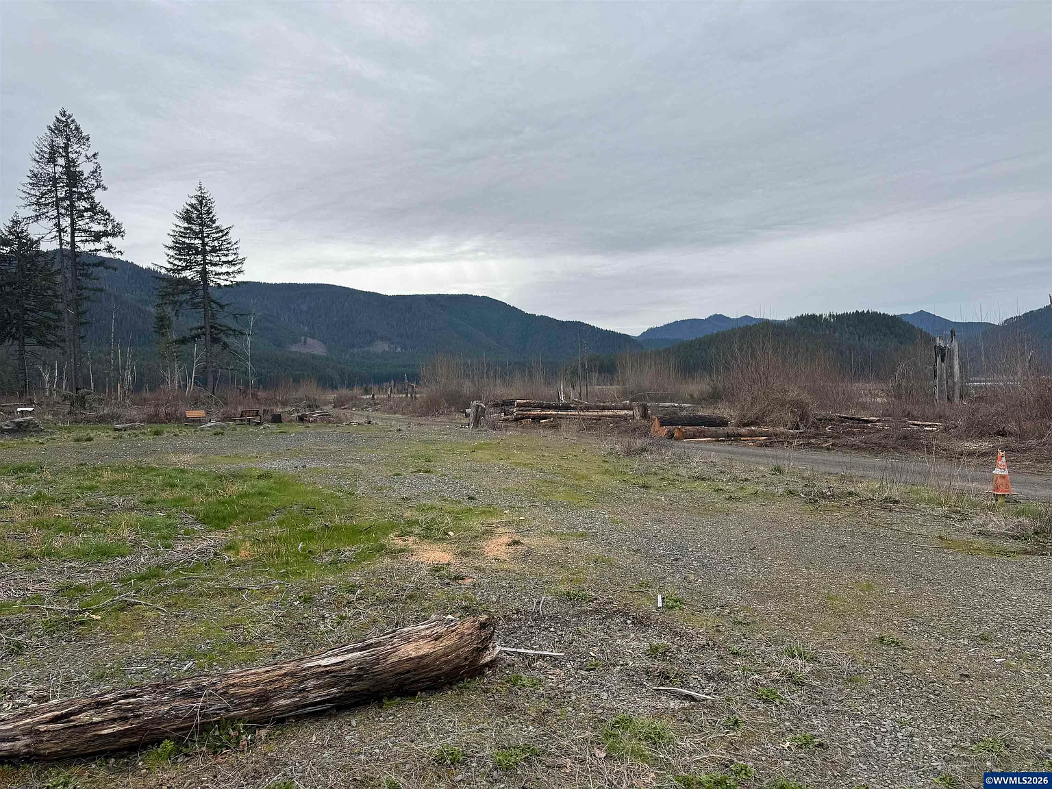 350 W Santiam Ave photo 1
