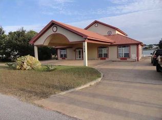 921 Delchamps Ave, Dauphin Island, AL 36528
