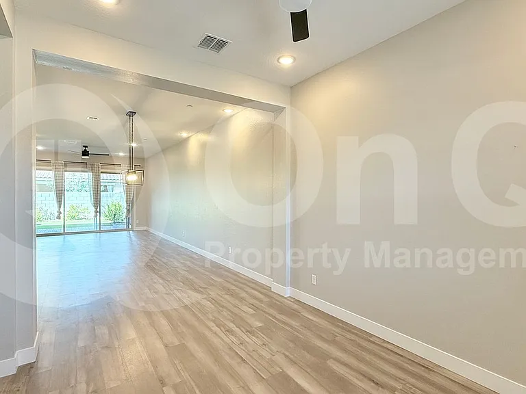1906 N 140th Dr — Photo 10