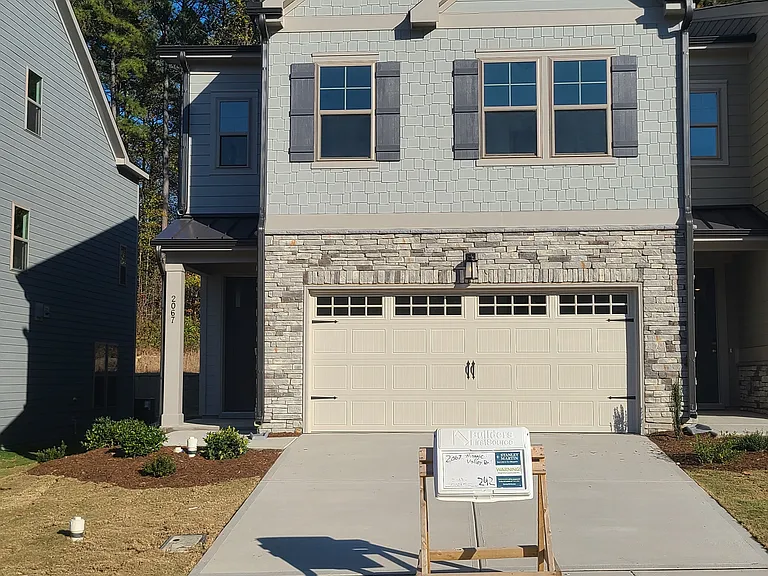 2067 Maggie Valley Dr — Photo 28
