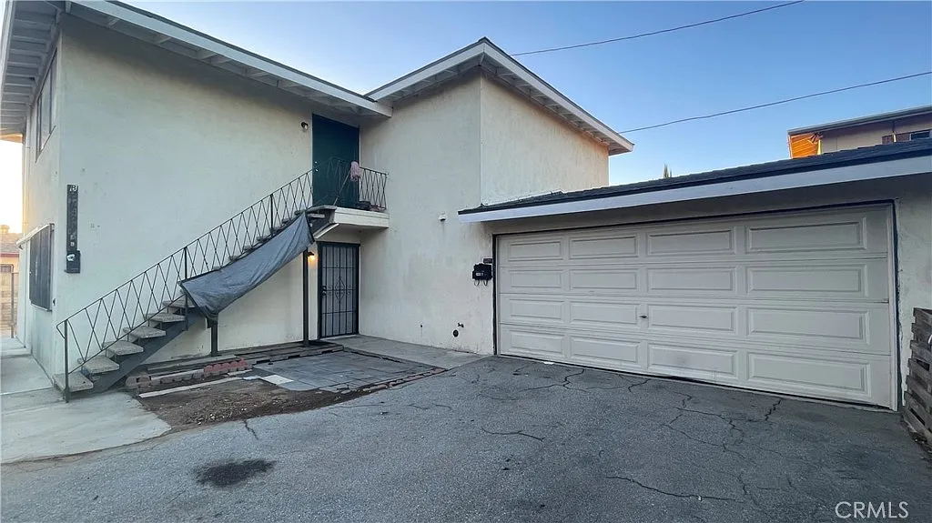3 bed, 1.5 bath, 1150 sqft, $3,050 — Photo 1