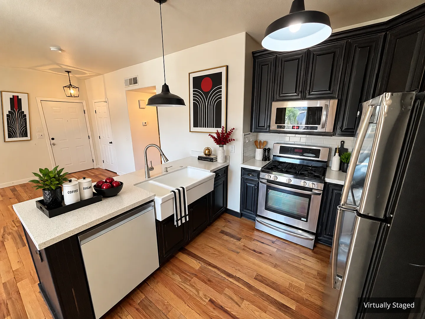 Modern 2Bed/Bath Second Foor Condo located near Whitney Ranch Area — Photo 4
