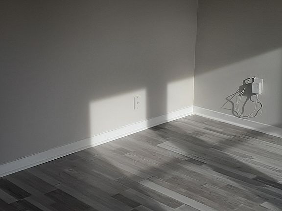 4th image of 11320 Kettering Cir