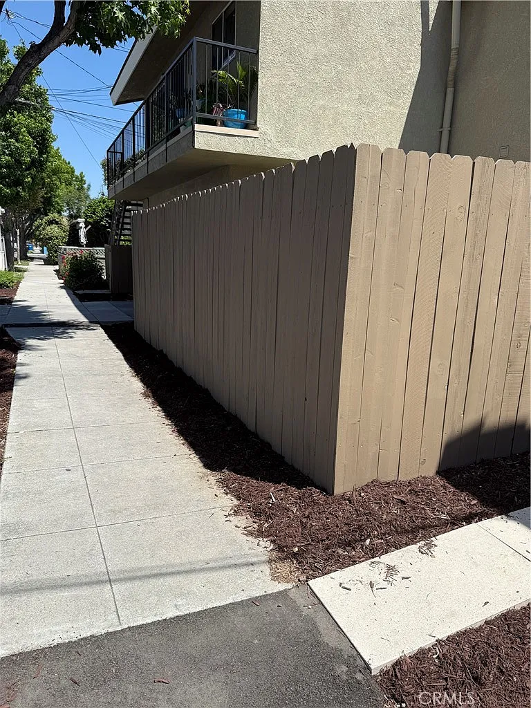 Building Photo - 5496 Lime Ave #A