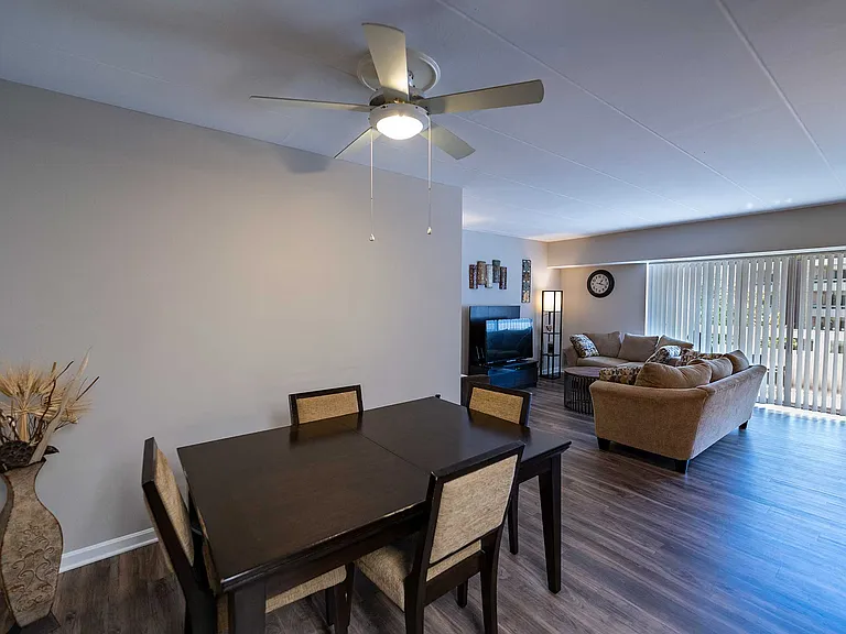 Laurel Village Apartments — Photo 7