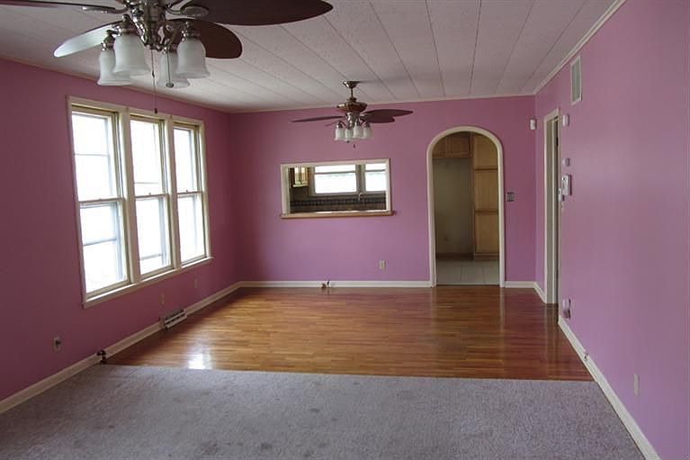 2nd image of 804 S Newton Ave