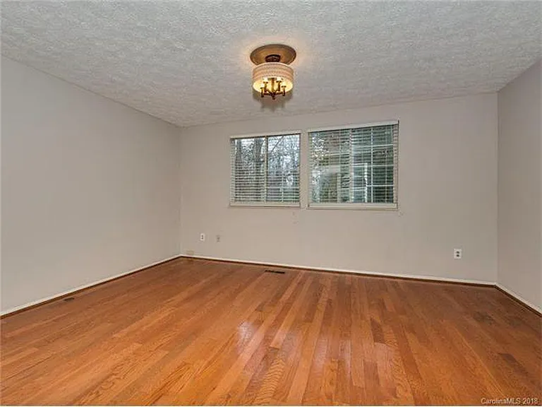 1231 Scaleybark Rd #F — Photo 8
