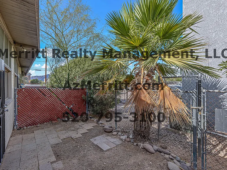 3647 E 2nd St #106 — Photo 25
