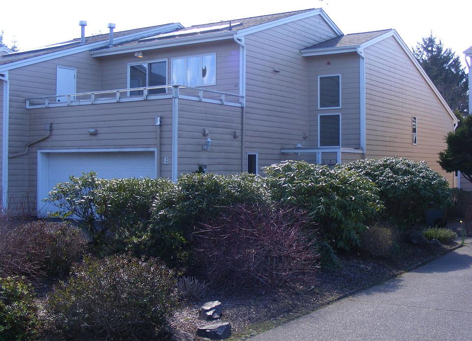 1st image of 3910 NE Megginson St APT E