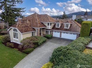 17651 SE 45th Pl, Bellevue, WA 98006