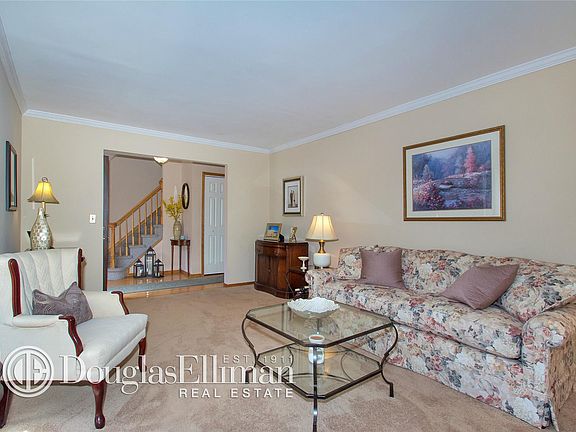 3rd image of 274 Parkside Ave