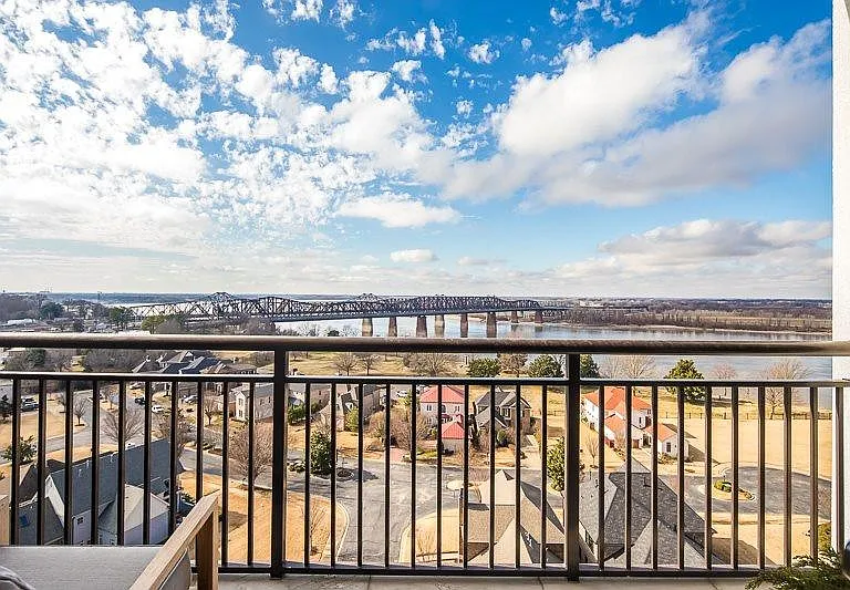 717 Riverside Dr #1105 — Photo 24