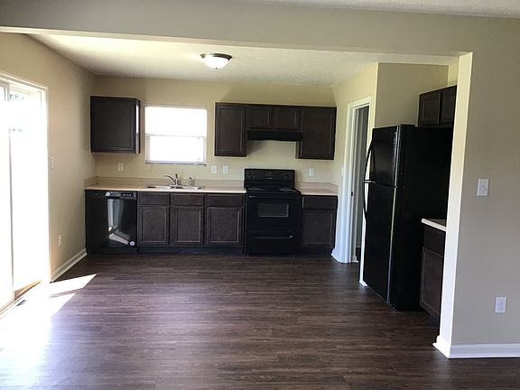 5th image of 3334 Black Forest Ln