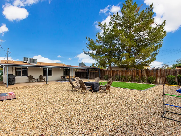 2031 E Orange St — Photo 33