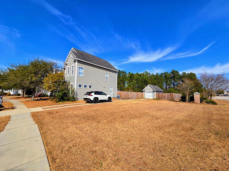 1st image of 186 Avonshire Dr