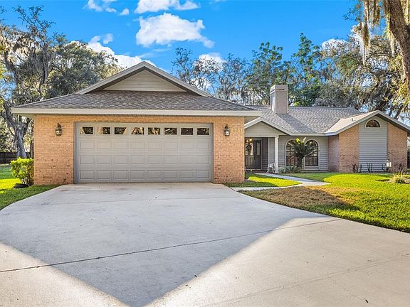 2nd image of 2731 Saint Cloud Oaks Dr