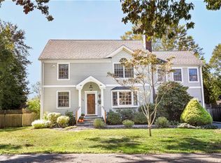 19 Meadow Ct, Fairfield, CT 06824