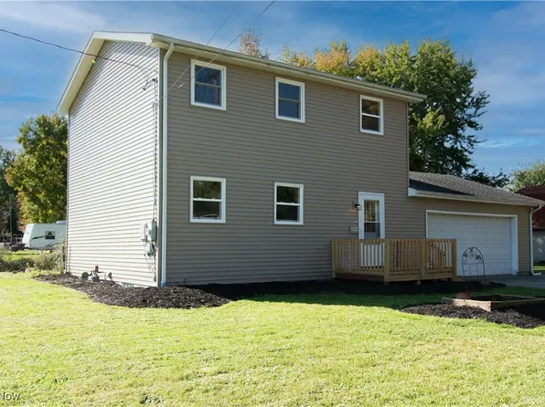 5998 Fairlawn Ave, Hubbard, OH 44425