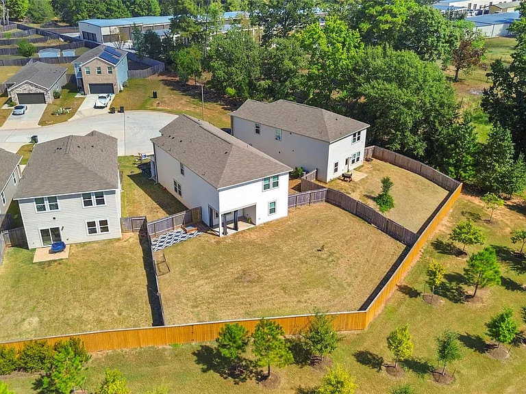 14707 Callard Ct — Photo 33
