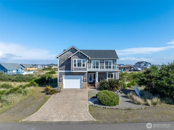 470 W Wind Street, Ocean Shores, WA 98569