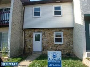 1103 Cedarwood Ln, Newark, DE 19702