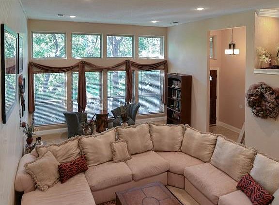 3rd image of 2223 Shadydale Dr