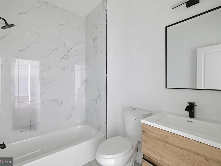 613 N Brooklyn St #7 — Photo 10