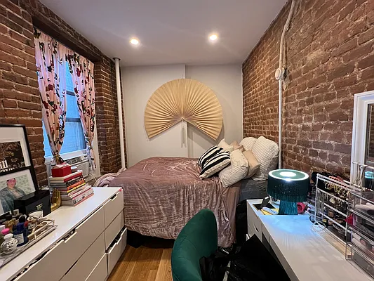 Rented by Brighton Management | media 9