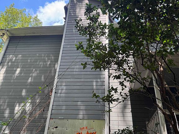 4th image of 302 Oak Leaf Cir